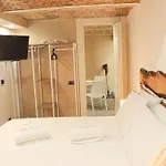 Centro Storico Stationsuite N5 Wifi Tutto A Piedi! * Palermo